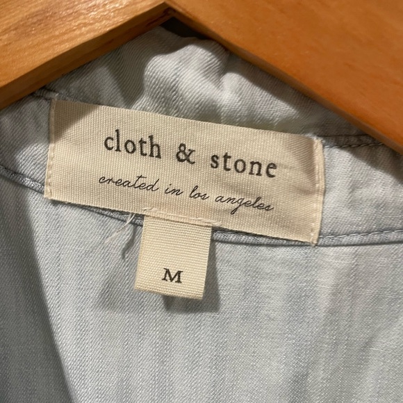 Cloth & Stone Chambray Romper size Medium - Picture 2 of 4